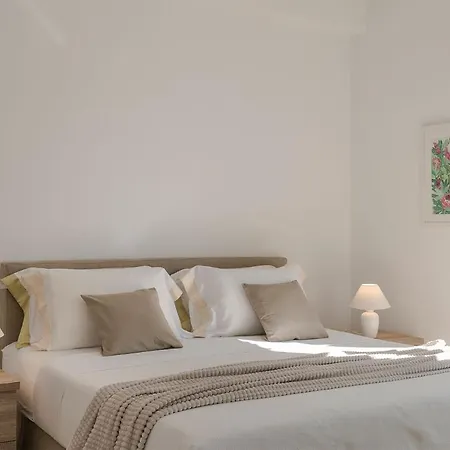 Laura - Serene Escape With A Private Pool *