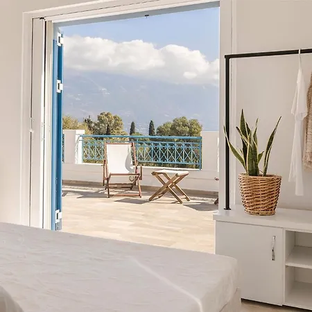 Villa Laura - Serene Escape With A Private Pool Spartià