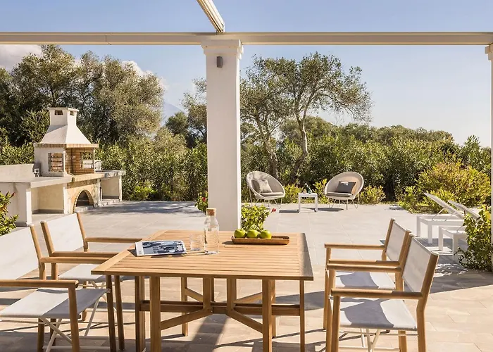 Laura - Serene Escape With A Private Pool Vila *
