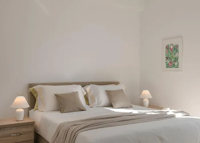 Laura - Serene Escape With A Private Pool *