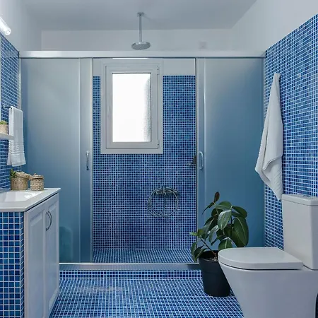 Laura - Serene Escape With A Private Pool Villa Spartia