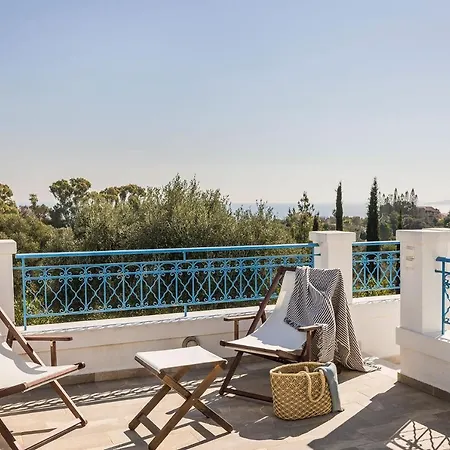 Villa Laura - Serene Escape With A Private Pool Sparta